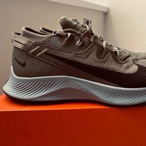 Nike Pegasus Trail 2 - US 9 - New